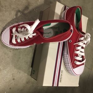 PF Flyer kicks new in box women 8 men 6.5